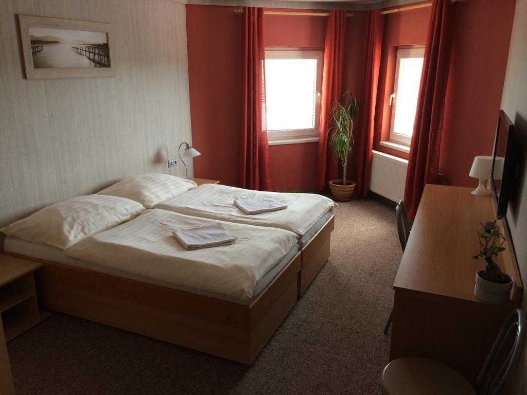 Hotel Pohádka Most Habitación foto