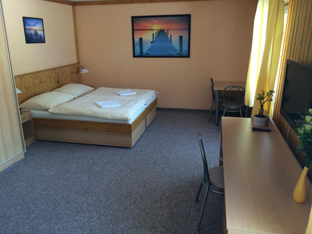 Hotel Pohádka Most Habitación foto