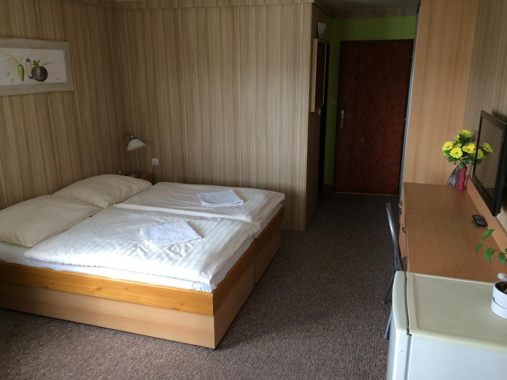 Hotel Pohádka Most Habitación foto